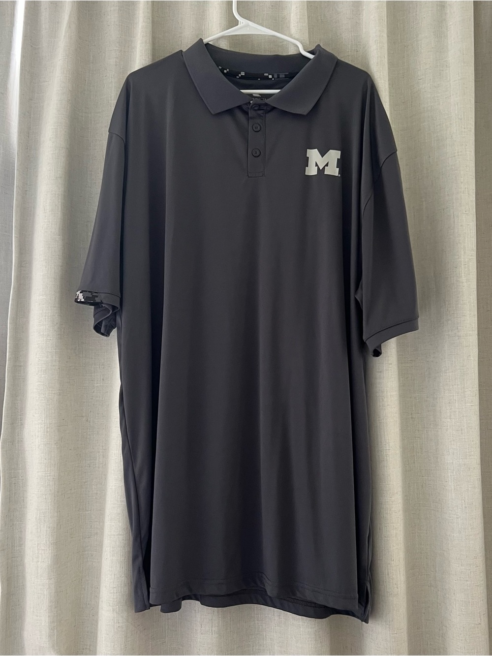 Men's Gray Polo Shirt with Contrast University of Michigan 'M' Chest Logo